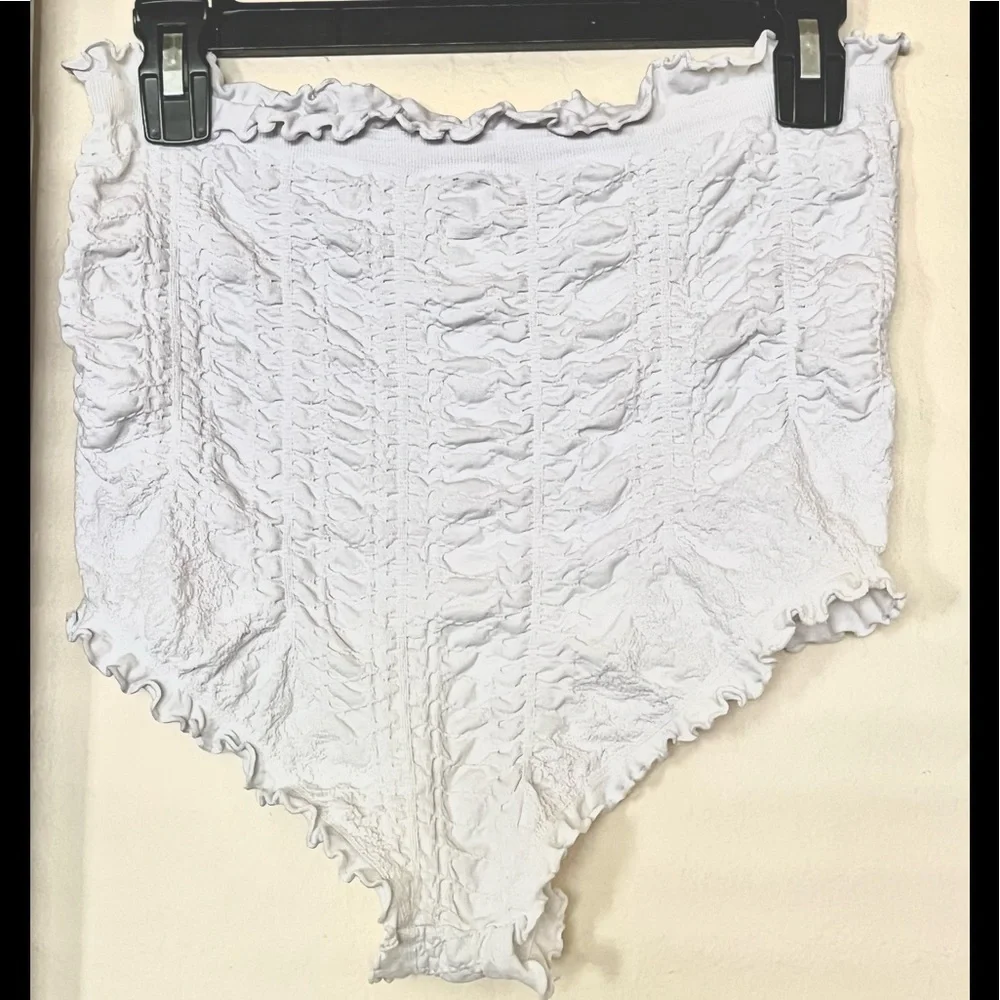 Free People’s Chloe Ruched Ruffle White Shorties Size M/L